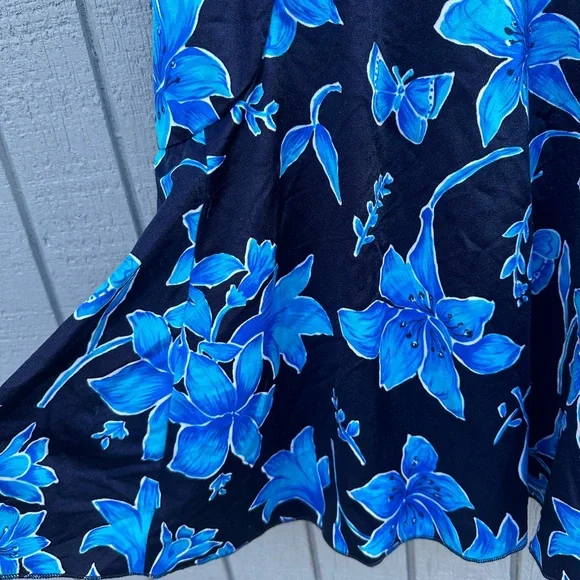 Ladies Swimsuit with Skirt - Picture 6 of 14